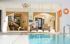 Nami Hotel & Suites